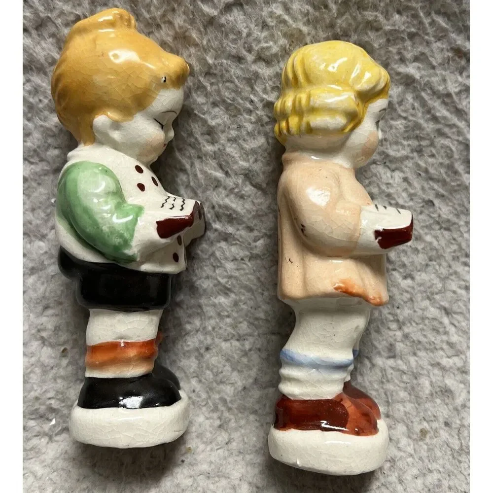 Vintage Porcelain‎ Boy and Girl Singing Salt & Pepper Shakers Made In Japan
